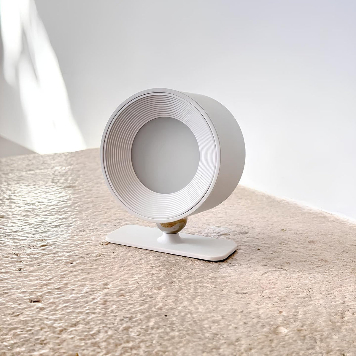 Amara Wireless Wall Lamp