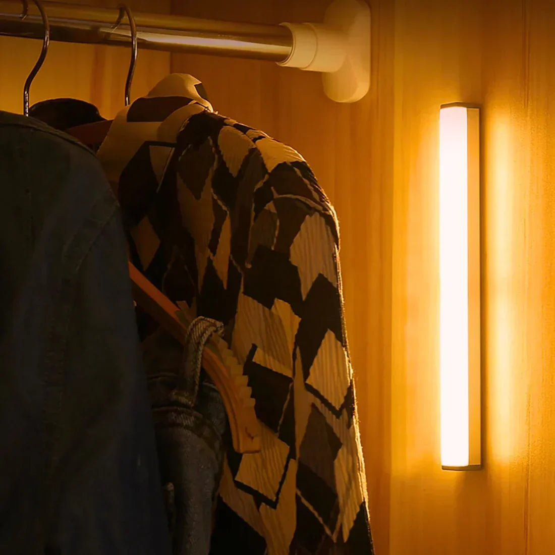 Jonas Motion Sensor Light