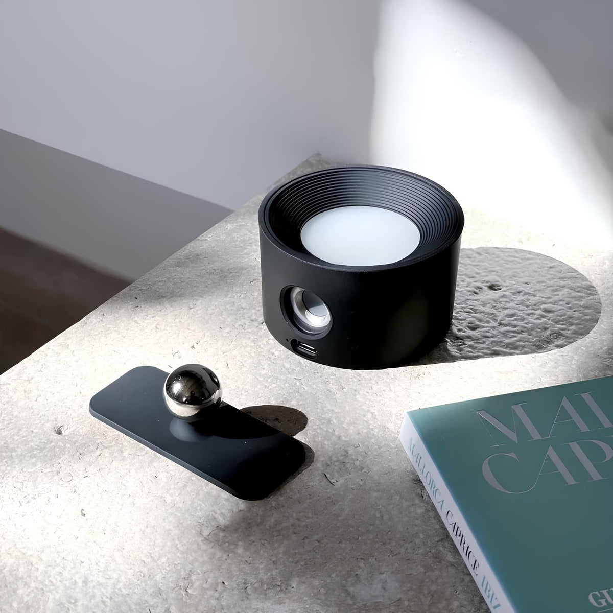 Amara Wireless Wall Lamp