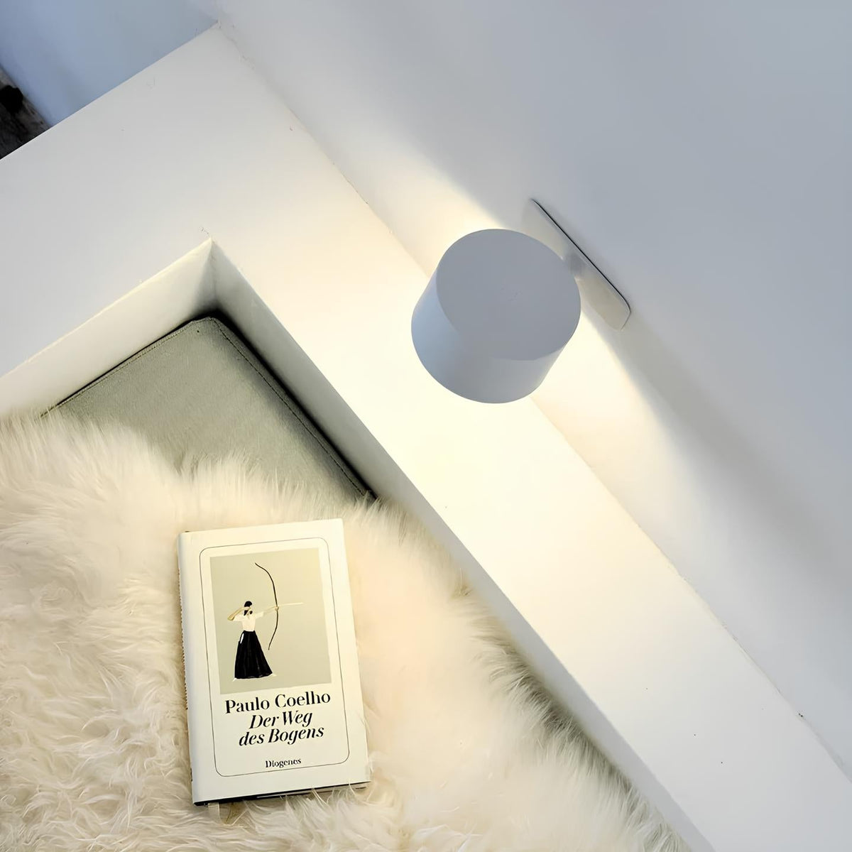 Amara Wireless Wall Lamp