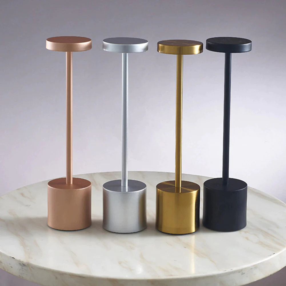 Chiara Iron Lamp