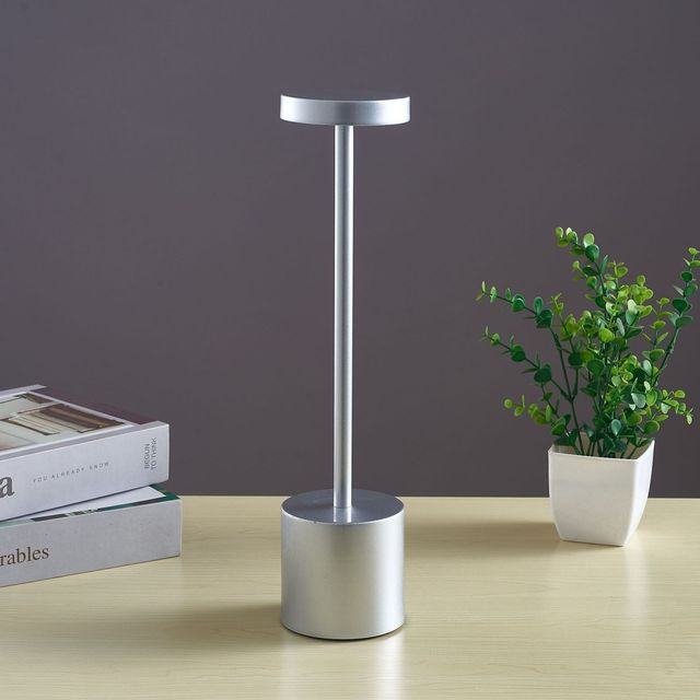 Chiara Iron Lamp