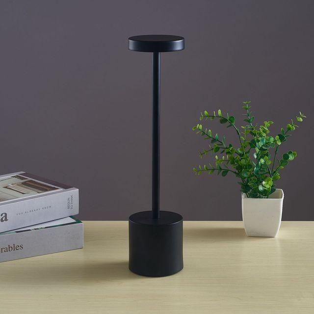 Chiara Iron Lamp